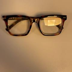 Bicchieri, come riportato da Pathé Schiedam utilizzando iLost