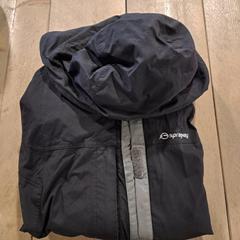 Jas, zoals gemeld door Pouw Vervoer met iLost