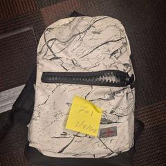 Sack with clothes, gemeldet von Amsterdam ID Aparthotel über iLost