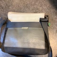 Damestas op naam van Gotz-Schwinn uit Duitsland, jak nahlášeno Gemeente Amsterdam pomocí iLost