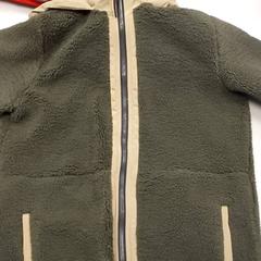 衣類 groene jas がiLostで Centraal magazijn によって報告されました