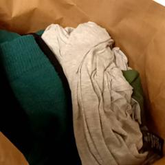 Klær Different kind of clothes, som rapportert av Mövenpick Hotel Amsterdam City Centre ved bruk av iLost