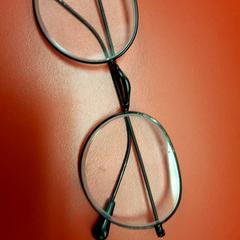 Okulary, zgłoszono przez UvA REC przy użyciu iLost