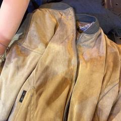 Chaqueta, ha sido reportado por Café Leentje con iLost