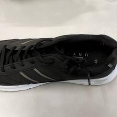 Vestiario - Schoen, come riportato da Centraal magazijn utilizzando iLost