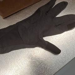 Luva, como reportado por IKEA Paris - Italie Deux utilizando o iLost