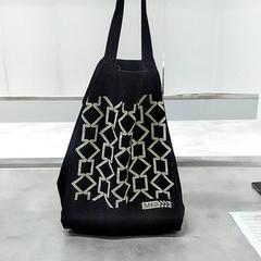 Väska Näsdukar, glasögonfodral innuti, rapporterat av IKEA Malmö med iLost