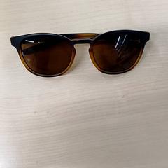 Lunette de soleil, iLost를 사용하여 IKEA Orléans - Ardon에 보고됨