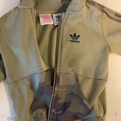 Casaco, como reportado por Artis utilizando o iLost