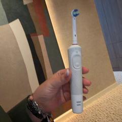 Spazzolino elettrico, come riportato da Van der Valk Hotel Woerden utilizzando iLost