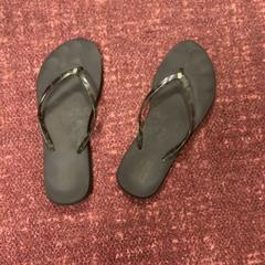 Sandalo, come riportato da ibis Styles Rotterdam Ahoy utilizzando iLost