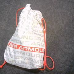 Torba zwarte helm erin, zgłoszono przez SnowWorld Landgraaf przy użyciu iLost