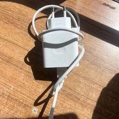Adapter White, amint azt Hotel Apeldoorn az iLost segítségével jelentette.