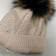 Kleding - Muts، كما تم الإبلاغ عنه بواسطة Centraal magazijn عبر iLost