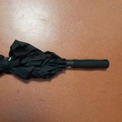 Parapluie noir, a été signalé par TCL utilisant iLost