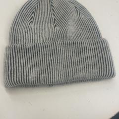 Beanie, como reportado por HTM utilizando o iLost