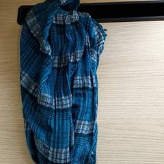 衣類 - Sjaal blauw がiLostで Centraal magazijn によって報告されました