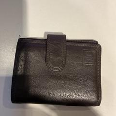 Peňaženka Fredrik., ako bolo nahlásené Gemeente Amsterdam pomocou iLost