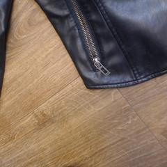 İLost kullanarak Walibi Holland tarafından bildirildiği gibi Deri ceket zwart