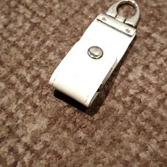 Pen USB, como reportado por Van der Valk Hotel Apeldoorn - De Cantharel utilizando o iLost