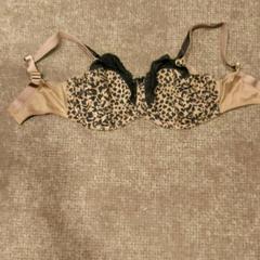 İLost kullanarak Van der Valk Hotel Apeldoorn - De Cantharel tarafından bildirildiği gibi Sutyen