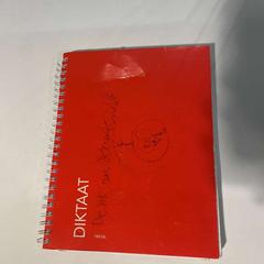 Notebooku rood, jak nahlášeno Cursus en vergadercentrum Domstad pomocí iLost