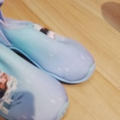 Schuh, gemeldet von Beekse Bergen Resorts en Hotel über iLost