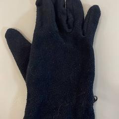 Glove Zwart, as reported by Heidelberglaan 15 using iLost