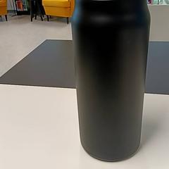 Botella para beber, segundo informou Vrije Universiteit Brussel (VUB) usando iLost