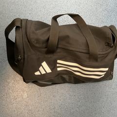 Poltsa, gisa salatu by Breng Arnhem iLost erabiliz