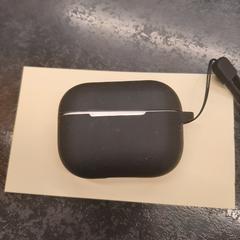 Airpods case, gemeldet von Rotterdam The Hague Airport über iLost