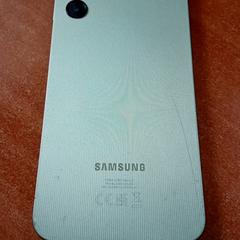 Smartphone Lichtgroen Samsung, zoals gemeld door Regio Limburg - Leuven met iLost