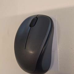 Počítačová myš grijs Logitech, jak nahlášeno Regio West-Vlaanderen pomocí iLost