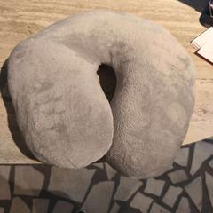 Neck pillow Grey Neck Pillow, as reported by Leonardo Hotel Amsterdam Rembrandtpark using iLost