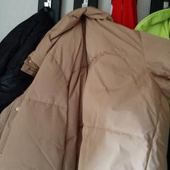 Goudkleurige jas, jak zgłoszono do iLost