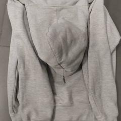 Clothing - Hoodie grijs, as reported by Centraal magazijn using iLost