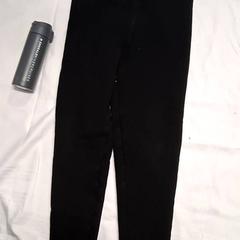 Calças sport, como reportado por Grand Hotel Amrâth Amsterdam utilizando o iLost