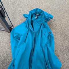 Chaqueta, segundo informou TCR Tours usando iLost