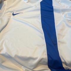 Fotbollströja Wit, rapporterat av Haven Hotel Rotterdam med iLost