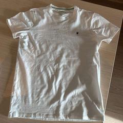 Košile, jak nahlášeno Amsterdam ID Aparthotel pomocí iLost