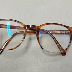 Glasses, as reported by Centraal magazijn using iLost