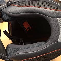 خوذة السكوتر، كما تم الإبلاغ عنه بواسطة RET عبر iLost