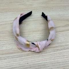 Diadem rosa diadem med guld detaljer, segundo informou IKEA Jönköping usando iLost