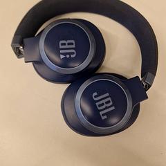 Hodetelefoner, som rapportert av HvA Amstelcampus ved bruk av iLost