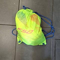 バックパック fluo がiLostで Centraal magazijn によって報告されました