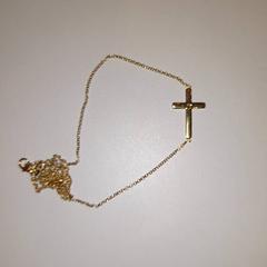 Colar, como reportado por Van der Valk Hotel Schiphol utilizando o iLost