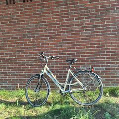 Vélo Venturelli grijs/licht geel, a été signalé par Stad Peer utilisant iLost