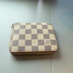 Wallet, as reported by Madurodam using iLost