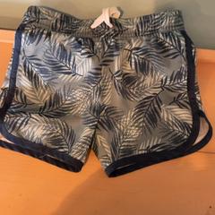 Costume da bagno, come riportato da Familie Resort Molenwaard utilizzando iLost