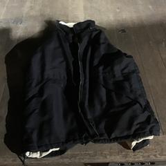 Jas Donkerblauwe gevoerde jas がiLostで De Heeren van Aemstel によって報告されました